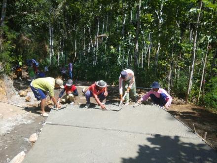 Pembangunan Rabat Jalan Rt 02 ke 05 Dusun Krajan